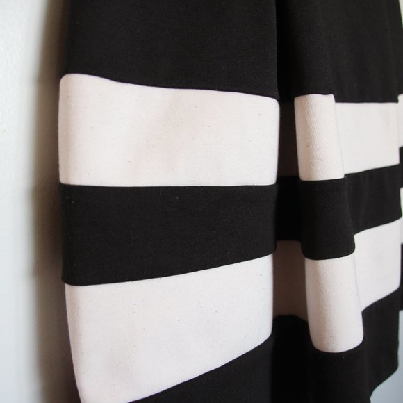 ✨🎹Calvin Klein Black & White Striped Dress - Picture 9 of 11